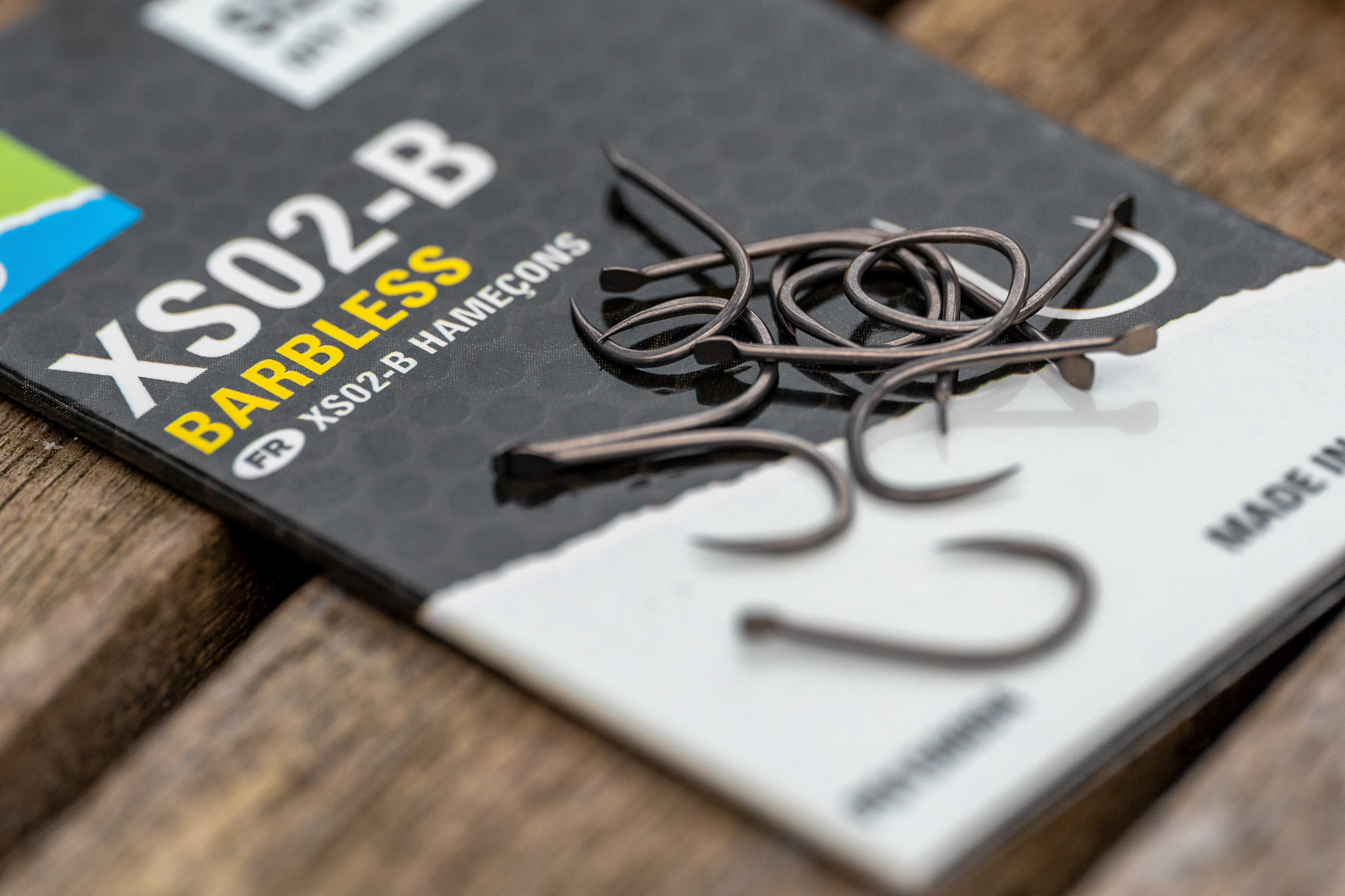 P0150095 XS02 B Barbless Hooks ls 03