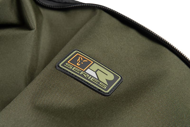 Clu448 fox r series large bedchair bag logo detail